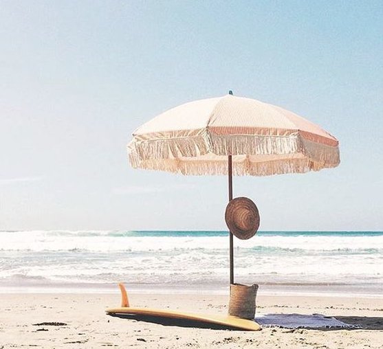 LoveSurf's tweet photo. The perfect Saturday set up #LoveSurf #beach #weekend #surf #singlefin https://t.co/RujTVUJdOo https://t.co/ZrxWqlFTnP