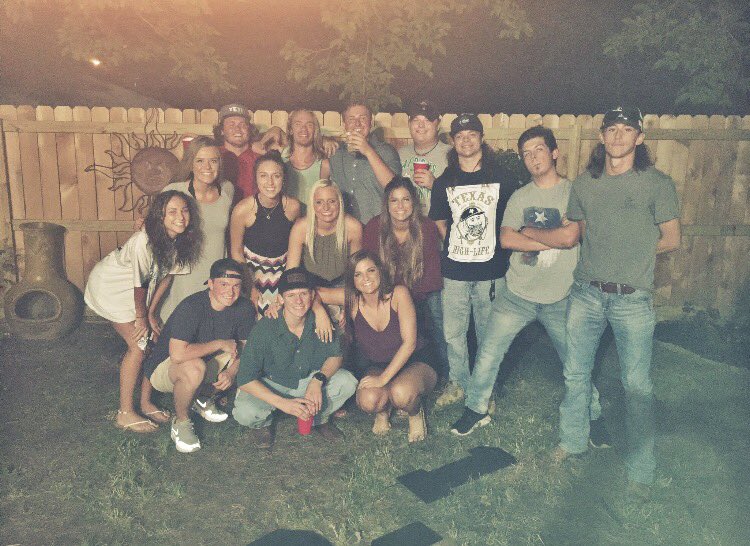 MyBoyRountree's tweet photo. Ima miss this summers group gatherings❤️@bigasshonky @ElgiarSera @Jpepp_ @shelby_kindhart @Garrett_Rig @branman1429 https://t.co/u98ug0BBt5