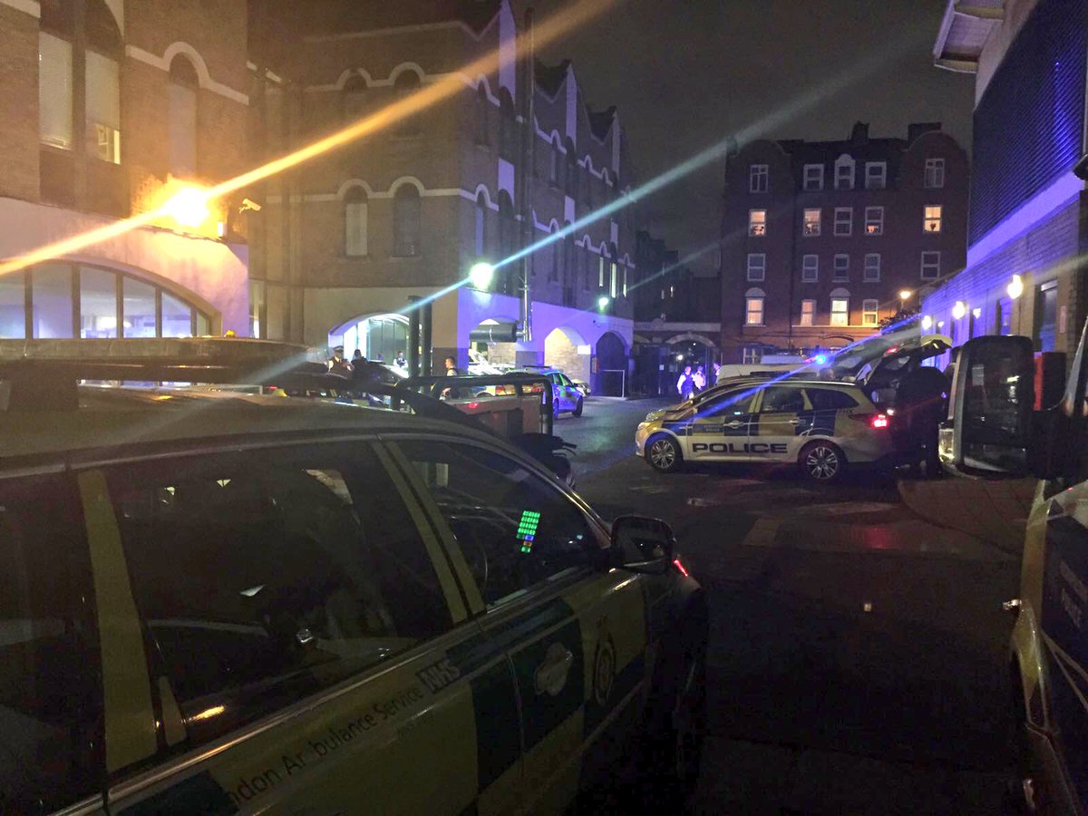 LAS_JRU's tweet image. #GDMEDIC in position and attending parade with the @MPSHackney night team. All part of the #Collaboration