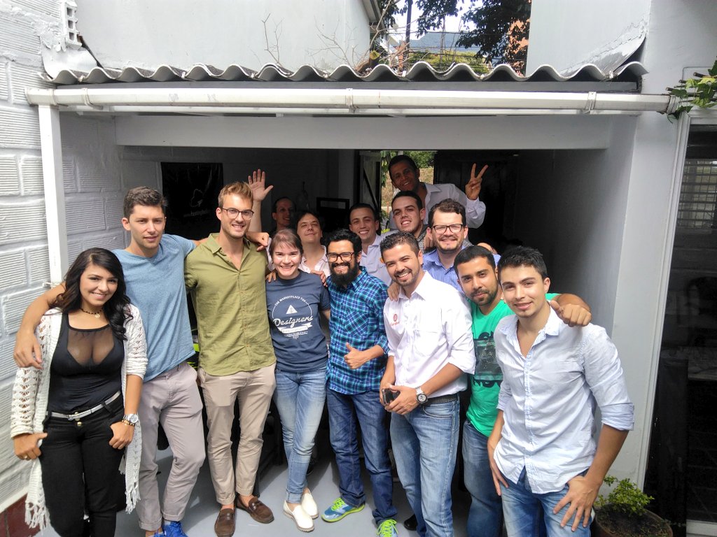 JoanDBaena's tweet image. StartUp Expo en @casa98CW 💯👍☝💪 @AburraValleyCo todo un éxito 😉😊👏😎 #AburraValley 
meetup.com/EmprendedoresG…