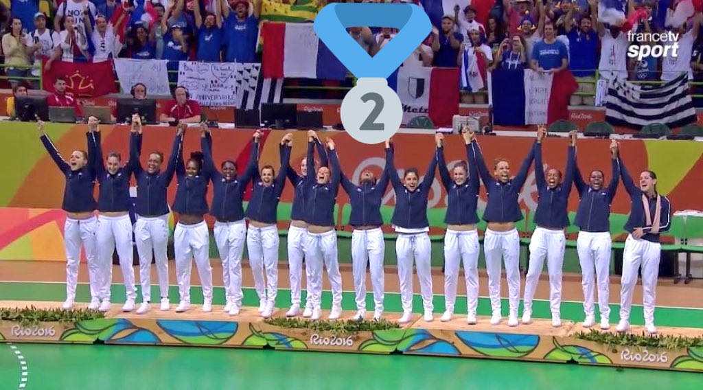 On est fiers de vous les filles!👏🏻 #argent #Rio2016 <a href="/FRAHandball/">Equipes de France de Handball</a>