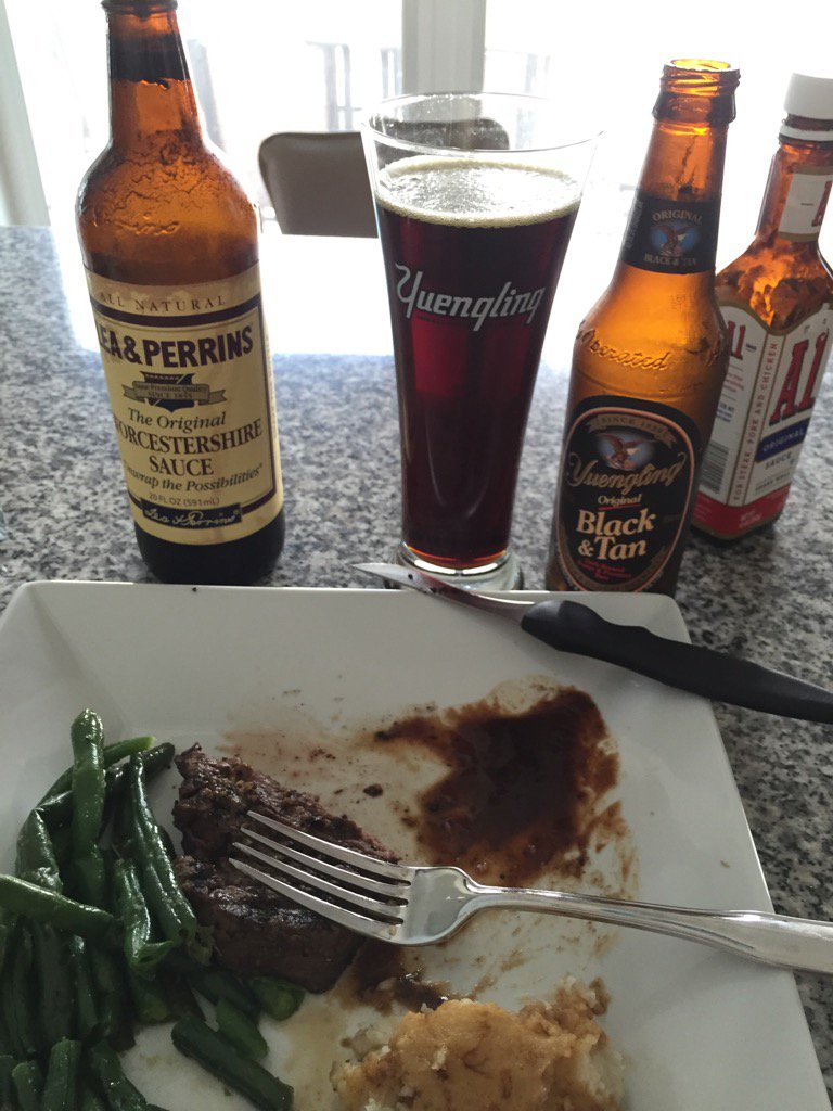YuengsandThings's tweet photo. @Yuengling_Beer Black &amp; Tan great with steak, roasted garlic mash, garlic butter green beans 👌🏼 https://t.co/xmbl7SJwPM