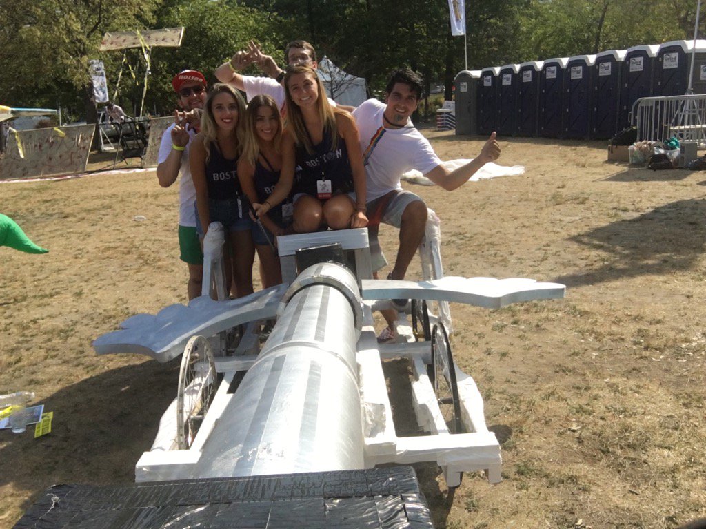 FlyingSelfies's tweet photo. @nicki_buono thanks for helping organize such an awesome event! #RedBullFlugtag #selfie #hashtag #blessed https://t.co/2G318XexsL