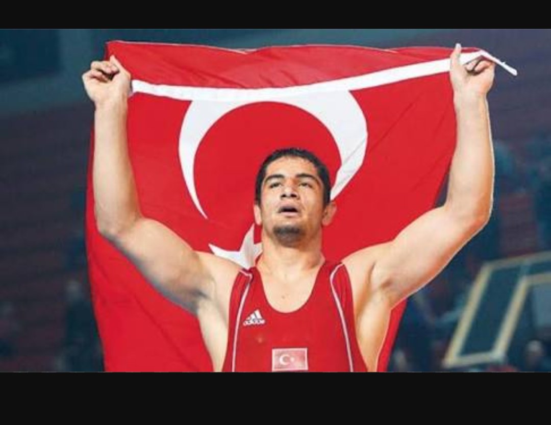 Bu hassas günlerimizde bizi gururlandırdın teşekkürler taha ...