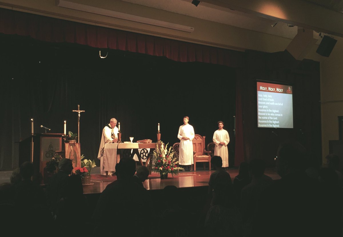 FromCBU's tweet photo. Father Bill Parham leads mass for the CBU community on day two of #WelcomeBackBucs #2020BucsPerience https://t.co/3GlBxXEDOC