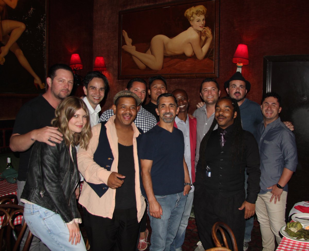 22Vision's tweet image. Night before our #Hook25th reunion photoshoot, we all got together 4 the 1st time ever! #MakingHistory #HookReunion