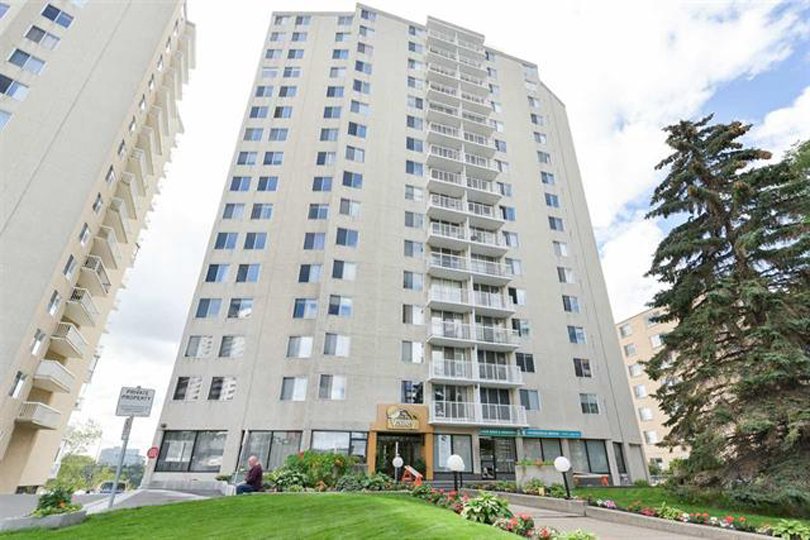 New listing in #yeg #condos: 1 bed, 1 bath condo for sale in Top of the Valley, downtown: darlenestrang.ca/properties/807…