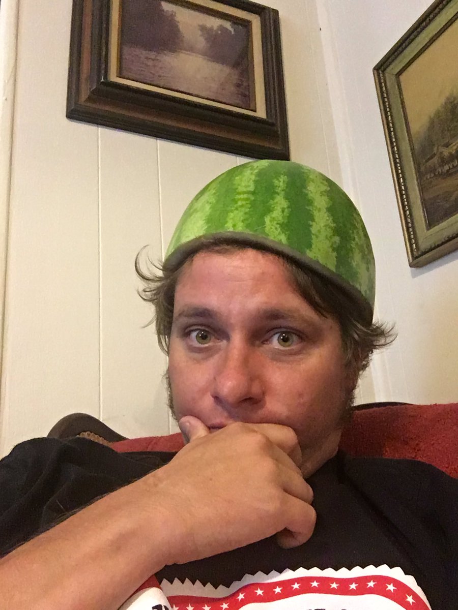 PLAYING FAYETTEVILLE ARKANSAS TONIGHT AT SMOKE &amp; BARELL. SCREW COLLEGE! #fayetteville #uncfsu ❤️🍍🖕