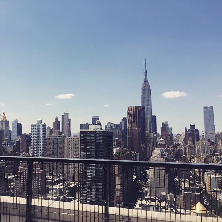 sidonyre's tweet photo. Roof Deck Views...#views #brokerviews #nycrealestate #nyc #newyork #newyorkcity #fdr #fdrd… https://t.co/TMMUX7DlD7 https://t.co/XUpp6oyU8T