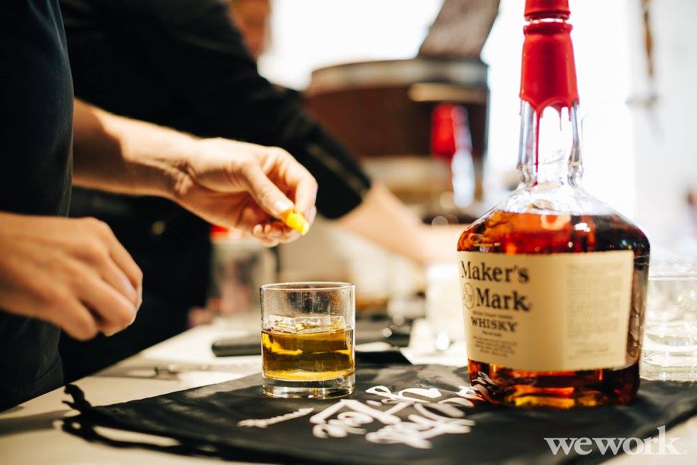 Rain? What rain? We're making ourselves an Old Fashioned with <a href="/MakersMark/">Maker's Mark</a> 

📷 @wework