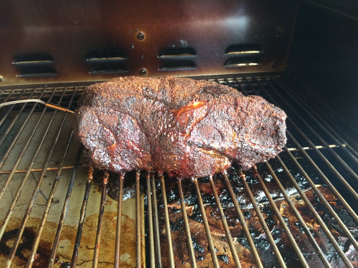 DarrenGoerz's tweet image. Who wants to see my butt?  #pulled_pork