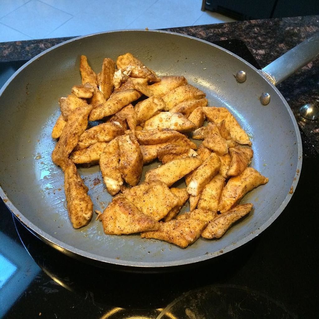 iwannabeacook's tweet photo. Chili-crusted tilapia!! #iwannabeacook #cookingmequon #fishrecipe #healthy #healthyeating https://t.co/YJIeWPW3r3 https://t.co/S6oZUJqHBq