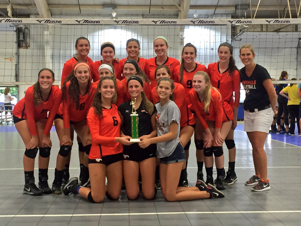 villevolley2016's tweet photo. Lake Orion Invite Champs 🏐🏆😊 https://t.co/r51fVWSTFe