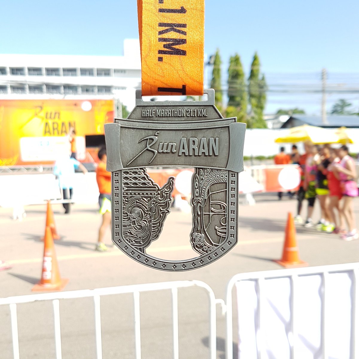 PeteZeed's tweet photo. ก็พอได้อยู่นะวันนี้
1:49hr.
#RunAran
#อิ่มอ้วนชวนกลิ้ง
#wingnaidee
#halfmarathon https://t.co/hpOpfreyF9