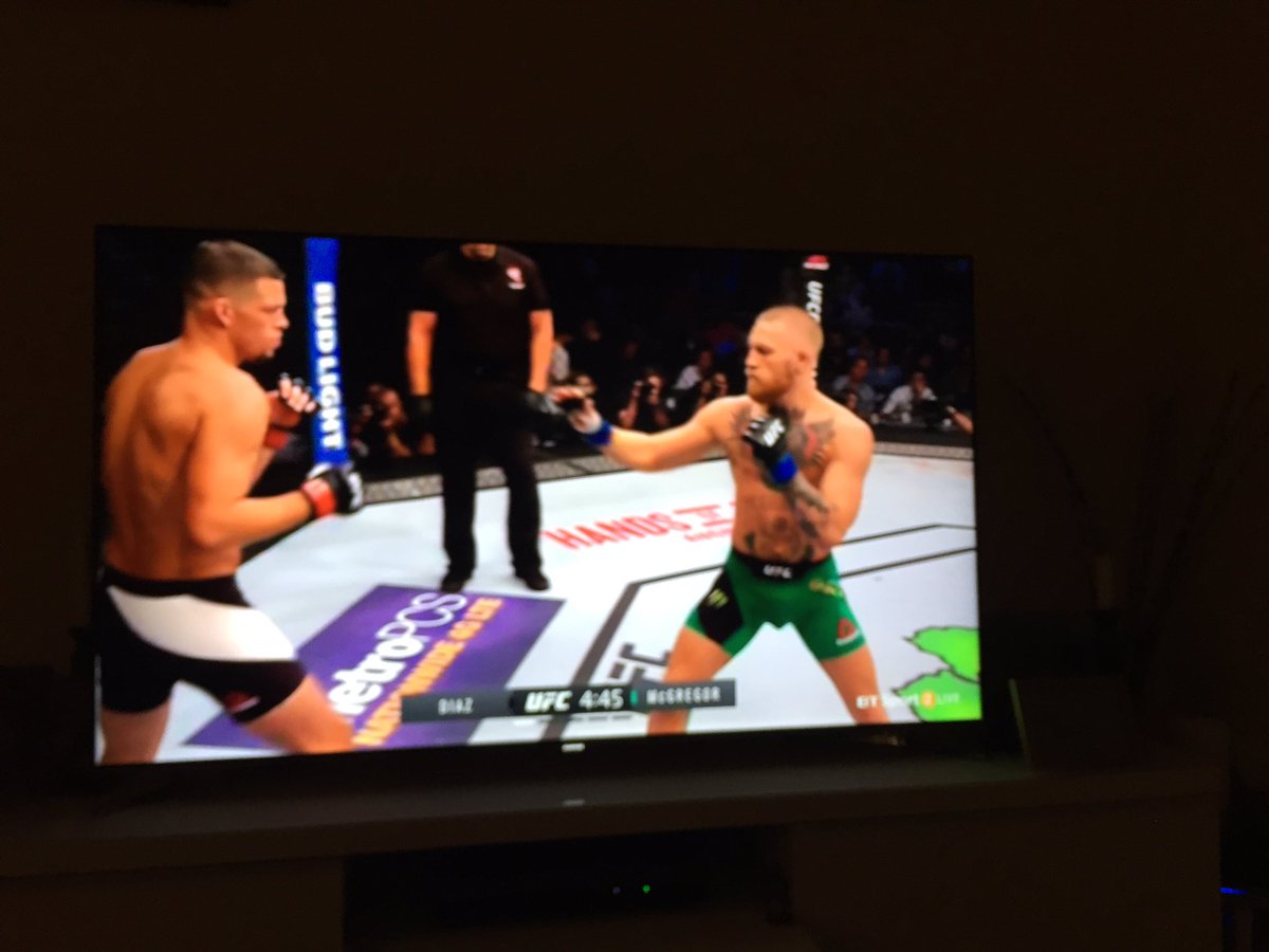 grayirish's tweet photo. Massive respect for @TheNotoriousMMA @NateDiaz209 great fight Conor just edged it for me over the 5 rounds 👊👊🍀✌️ https://t.co/lbmfnGBuwk