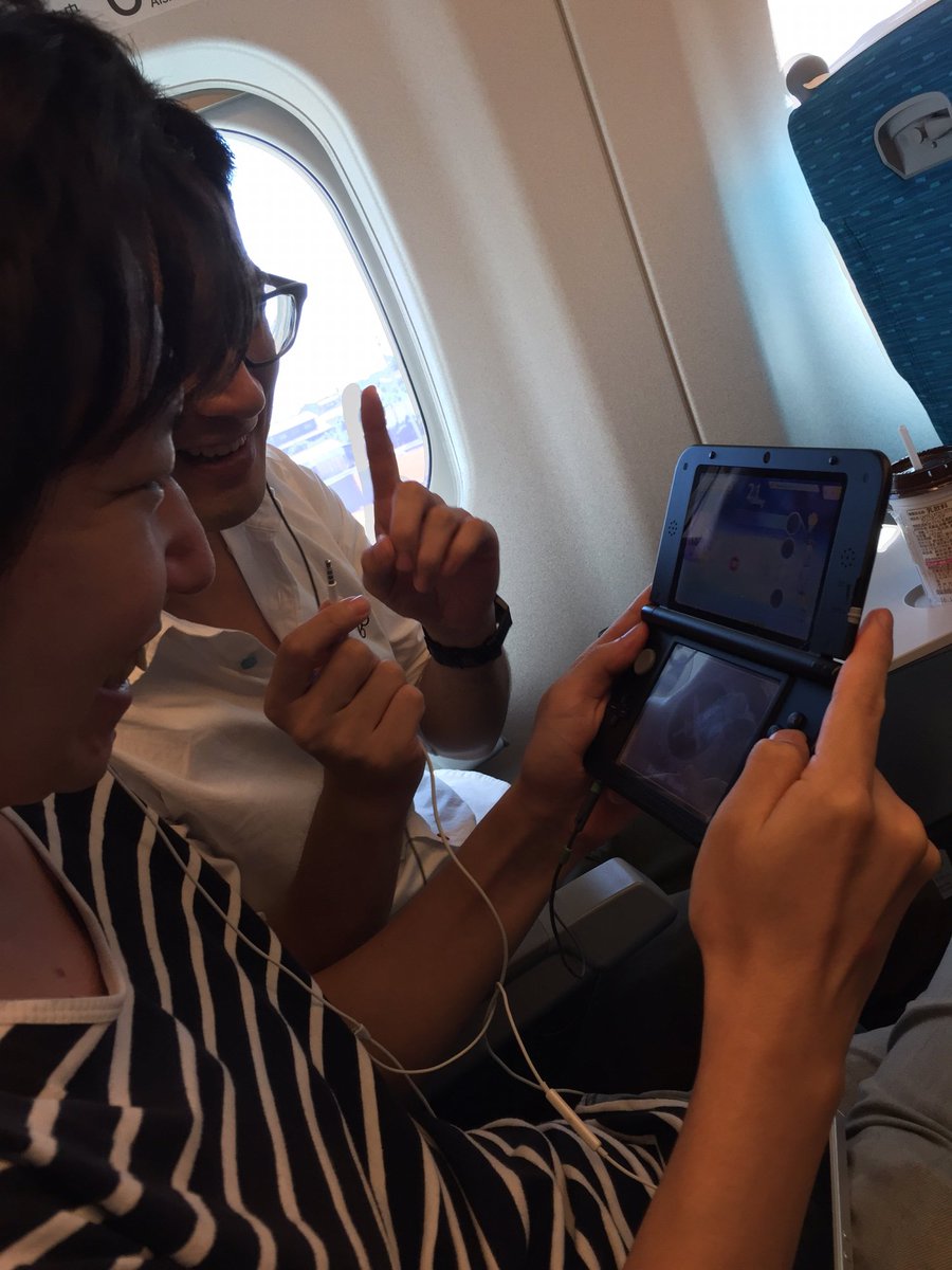 ぺちゃんこ 三人称 音ゲーやってるドンさんのイヤホンを自分のイヤホンに差し替えて楽しむ鉄塔