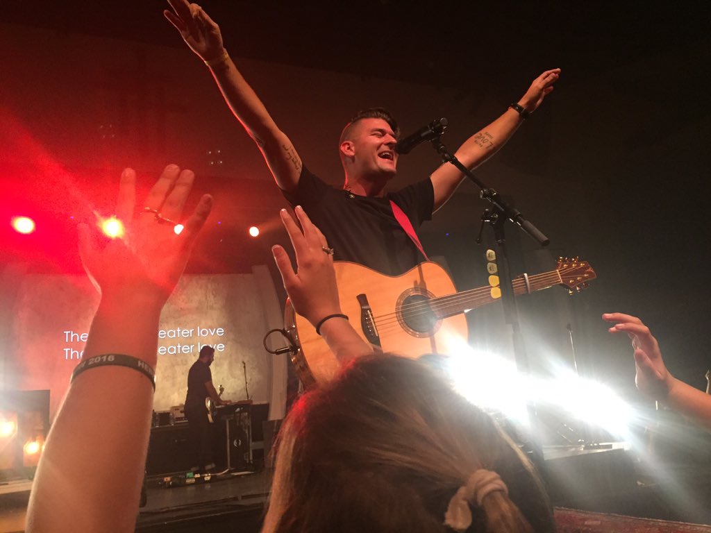 brantleeeyyy's tweet photo. great night as always with @rushoffools #1fam #overflowmgm #potatoepics #vine https://t.co/s4SQkbbzPu