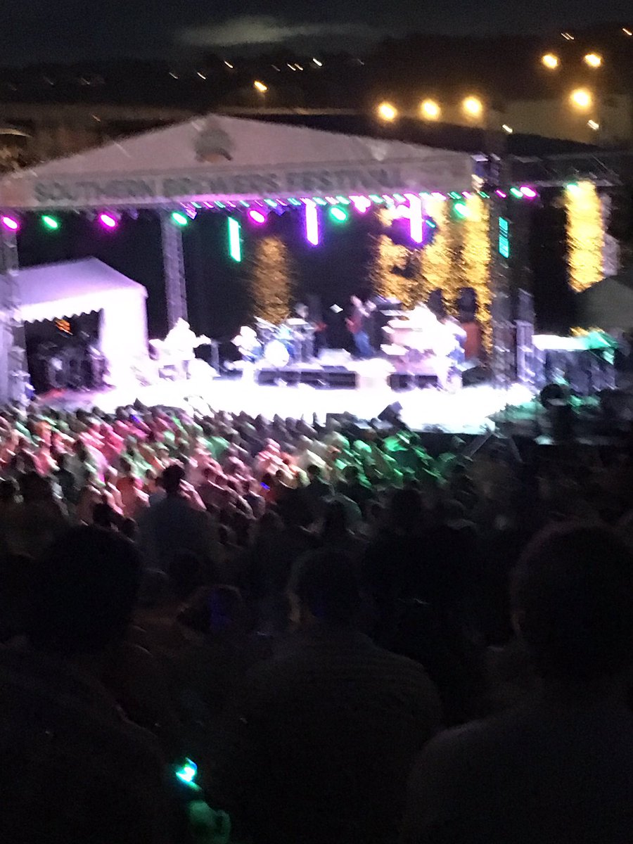 StephFeller's tweet photo. I have no idea who this is but everyone sure is excited to hear them   #southernbrewersfest https://t.co/0zLCamSEps