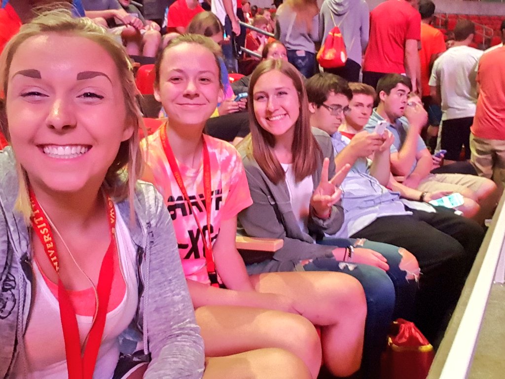 Glyn_Georgia's tweet photo. Ready to be hypnotized or to either laugh our butts off! #DIS2016 #CloneQuest #Friley https://t.co/bcfS1iLUdZ