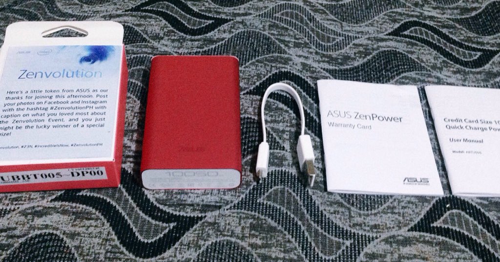 iamjpdionisio's tweet photo. Playing #PokémonGo ? This 10050 mah #ZenPower will keep you always on the go! @ASUSph Thanks #ZenvolutionPH for this https://t.co/SIPIoK4Z0J