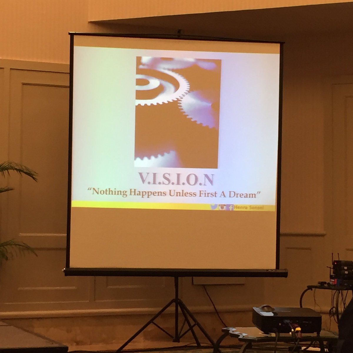 Dream first 😉 #ibsl2016 #leaderinme #proudofaxamandiri #groupJP2