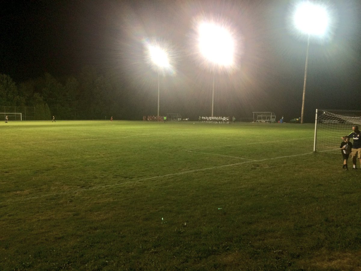 SoccerWB's tweet photo. S/O to our guys for making it an AMAZING game tonight!! great job @soccer_wb !!! 💚💚💚💚#WeBeatFitch https://t.co/ZUHIJTlWel