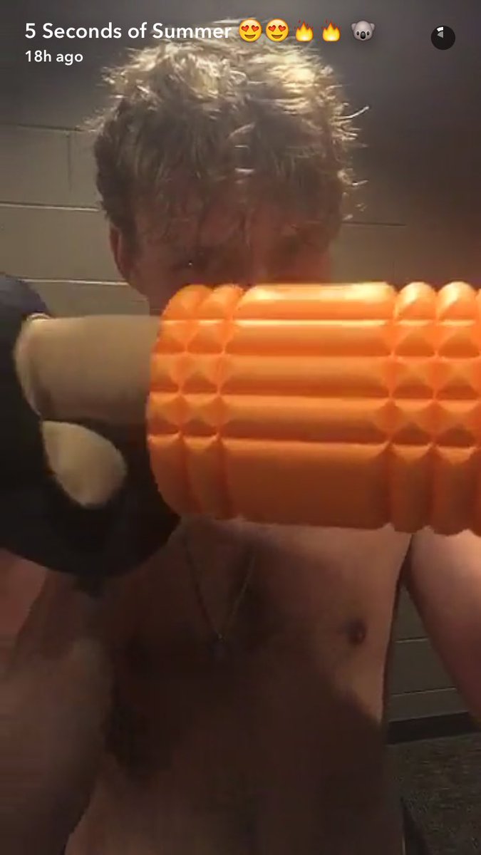 ClelPewdz's tweet photo. ...... #Sexual5SOSConfessions https://t.co/2D6357r6nb