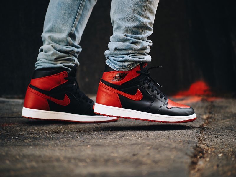 Джорданы лов. Air Jordan 1. Nike Air Jordan 1. Nike Air Jordan 1 bred. Air Jordan 1 Mid.