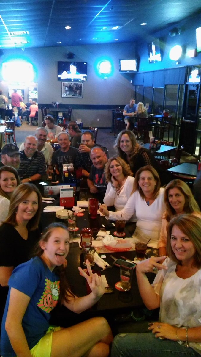 Addysbar's tweet image. Some of favorite people all gathering for drinks after sending the kiddos off to college! #AddysTV