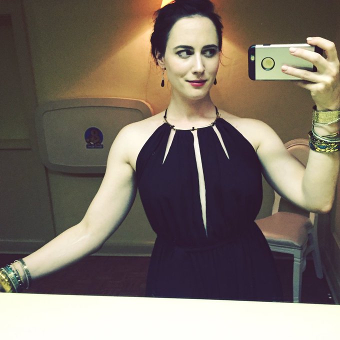 At a wedding and loving my bangles. https://t.co/9MLttFeYyq