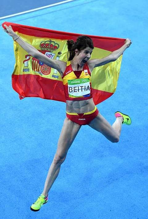 rakel__rock's tweet photo. @bruskobilbao qué clase, qué diva :D @DeClaseObrera https://t.co/pHze203tAL