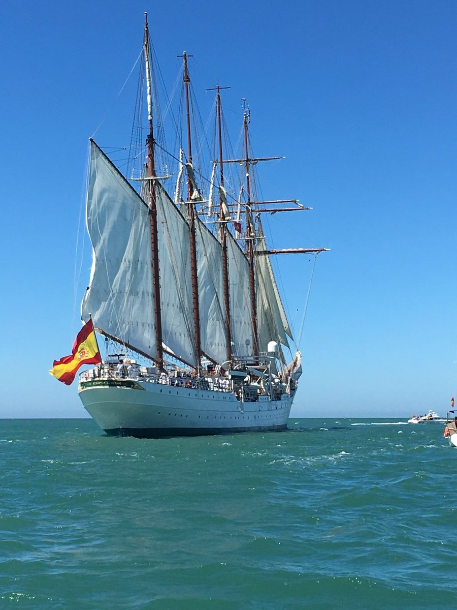 <a href="/AbeInfanzon/">Antonio Burgos</a> : el embajador de los mares "Juan Sebastián de Elcano ", se despide de Cádiz. #Elcano #cádiz