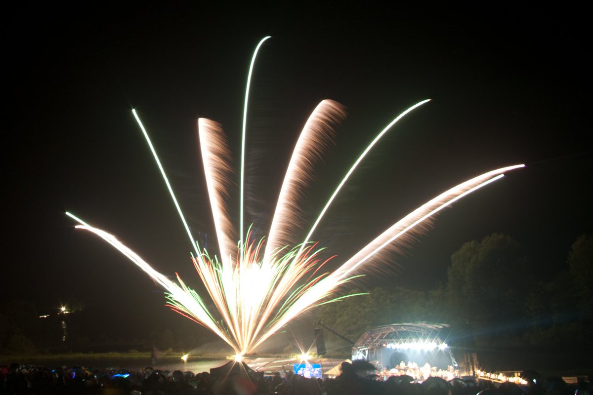 Another big night of fireworks rocking Castle Howard Proms <a href="/SummerCastleH/">Summer Sessions York</a> <a href="/CastleHowardEst/">Castle Howard</a> well done Steve &amp; team!