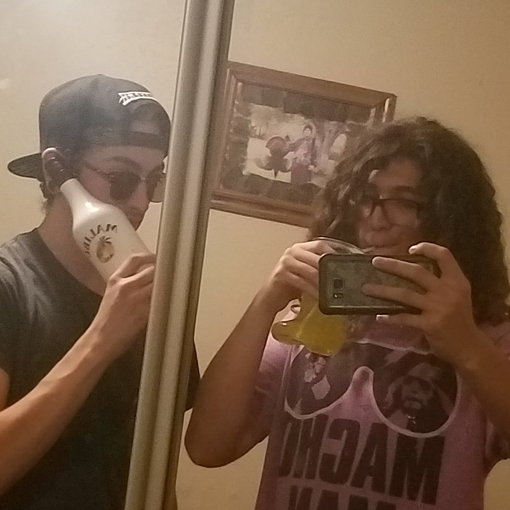 KINGCOONBSPBC's tweet photo. Been drinkin since 3 we might have a problem, what's up with everyone tonight? https://t.co/wLn7psyxPD