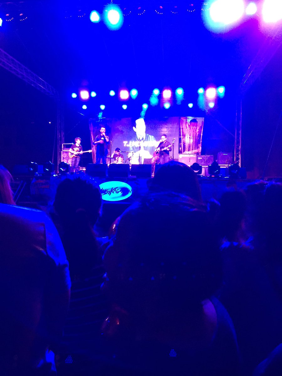 tjmonsters1's tweet photo. #ipartyon820 #mkfest2k16 #TjMonterde https://t.co/gVyuRU4FiY