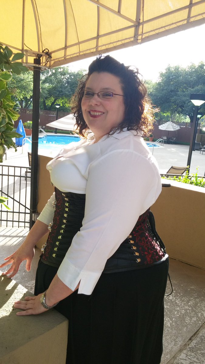 Every woman <a href="/AIS_Org/">AIS_Org</a> #Cope16 deserves a corset to show off her curves and not feel ashamed <a href="/BaraknSheba/">Barak N Sheba</a> <a href="/BigBadToys/">BigBadGreen</a>