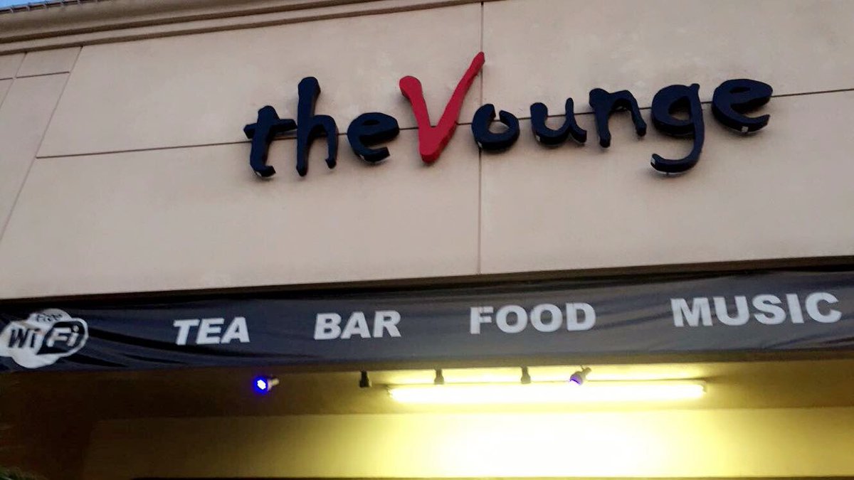 JoshuaLeeYoung's tweet image. Just finished sound check for tonight's show 🎤🎸 See you soon El Monte ✌🏻️❤️