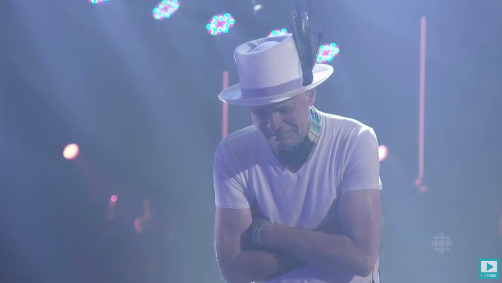 TamrissaTealady's tweet photo. #TheHip #thetragicallyhip #fullycompleted Gord Downie, Canada weeps with you :'( <3 <3 <3 https://t.co/DDC0fOpb95