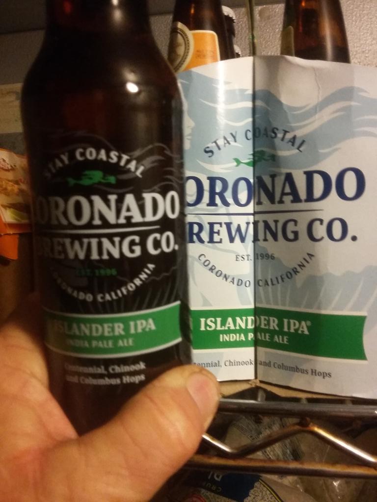 chefwaiterhater's tweet photo. Long day #beer in the #walkin #cheers #cheflife #afterdinner #islanderipa #catering #JasonAldean https://t.co/CxBvyHZhUq