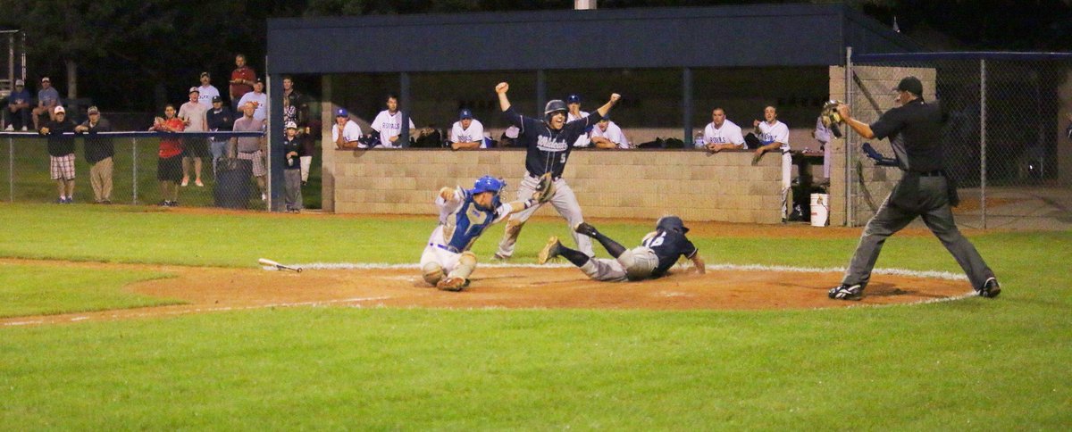 WinstedWildcats's tweet photo. Suicide Squeeze by @Wroge23 brings in Greggy Kohler and @Matt_Elsenpeter https://t.co/r7dhBvELyP