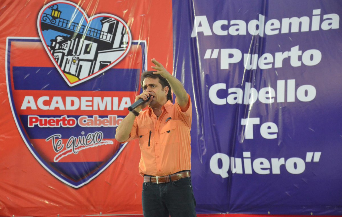 CDPuertoCabello's tweet photo. #PadreyFundador Gracias @rafaellacava10 por tu entrega con esta tierra, Por contagiarnos con tu pasión por el fútbol https://t.co/lxQI4MnhlX