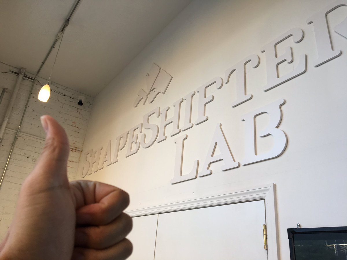 bassyusuke's tweet image. ついにシェイプシフターラボにきた！
マシューギャリソンが経営してるNYはブルックリンにあるライブハウス。
今日はAbleton liveを駆使したリアルタイム作曲法についてのワークショップ。
#Shapeshifterlab