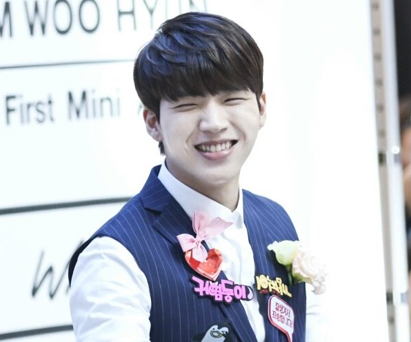 namustarx's tweet photo. admit it, this man's smile is so contagious you cannot help but love him https://t.co/Fo1IL3lioe