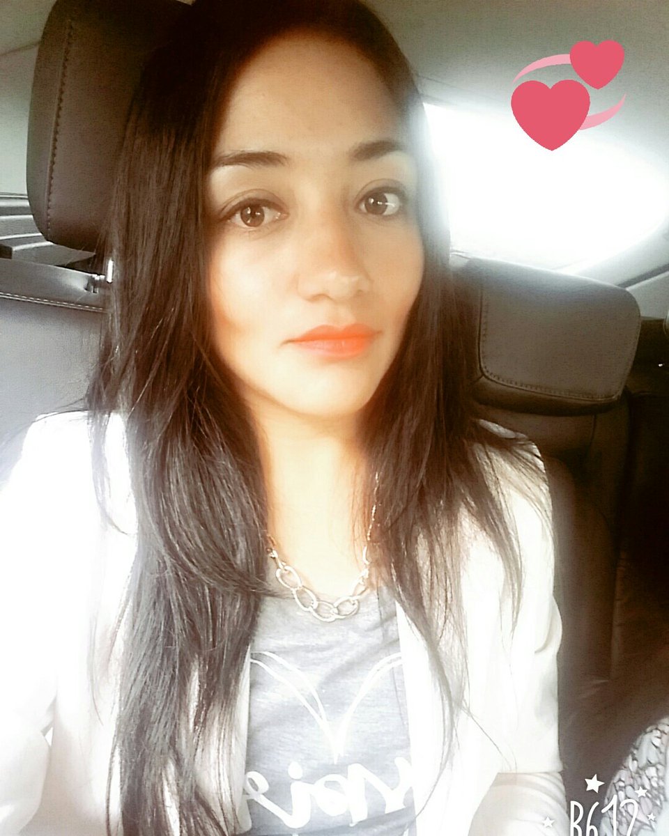 Jade_eli's tweet photo. Caminando de tu mano! 😍
#TuMeComplementas 🙊💞 https://t.co/RjN5UjRtmC