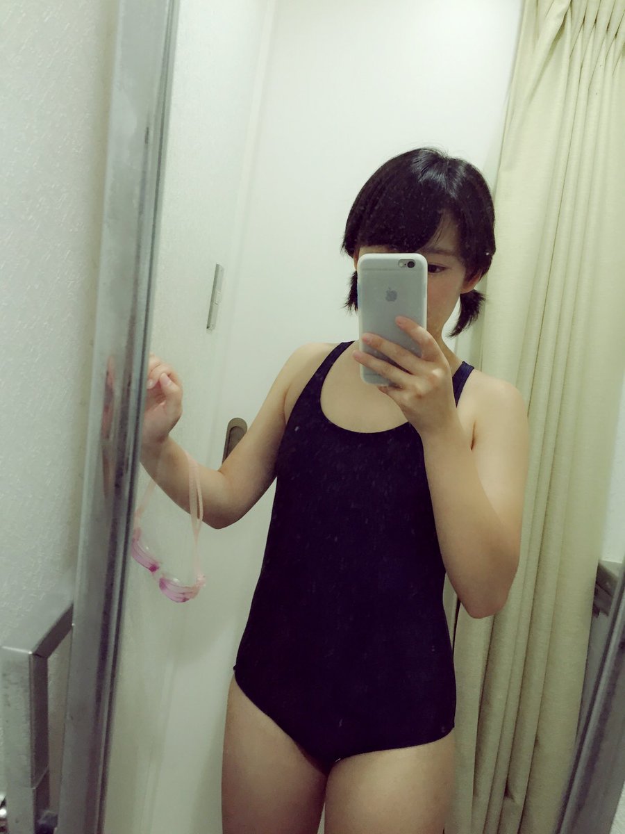 山口綾香 Twitterissa お疲れ様です 2部はセーラー服とスク水でやらせて頂きました ポージングはすごい下手でご迷惑おかけしました でも すごく楽しかったですっ おやつまで頂いちゃって ありがとうございます また次回頑張ります