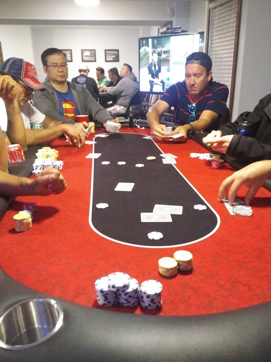 TheEEPL's tweet photo. #eepl11 update 3: New table two https://t.co/oBDWBpxLhZ