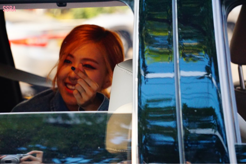 White_PuddinG's tweet photo. 210816 BLACKPINK@inkigayo #BLACKPINK (5) https://t.co/6iWiFFVUHG