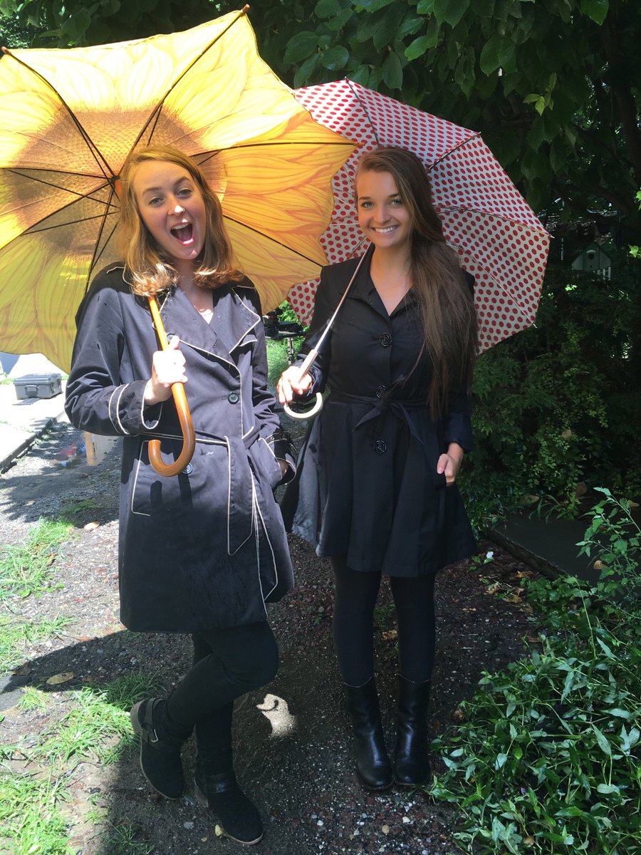 vickybug's tweet photo. #OutOfStateAGothicRomance Rain Scene #Ilyashnitser #victoriabugbee #sarahmoliski #xobetseyjohnson #tesswarren https://t.co/RE5Wij5ef3