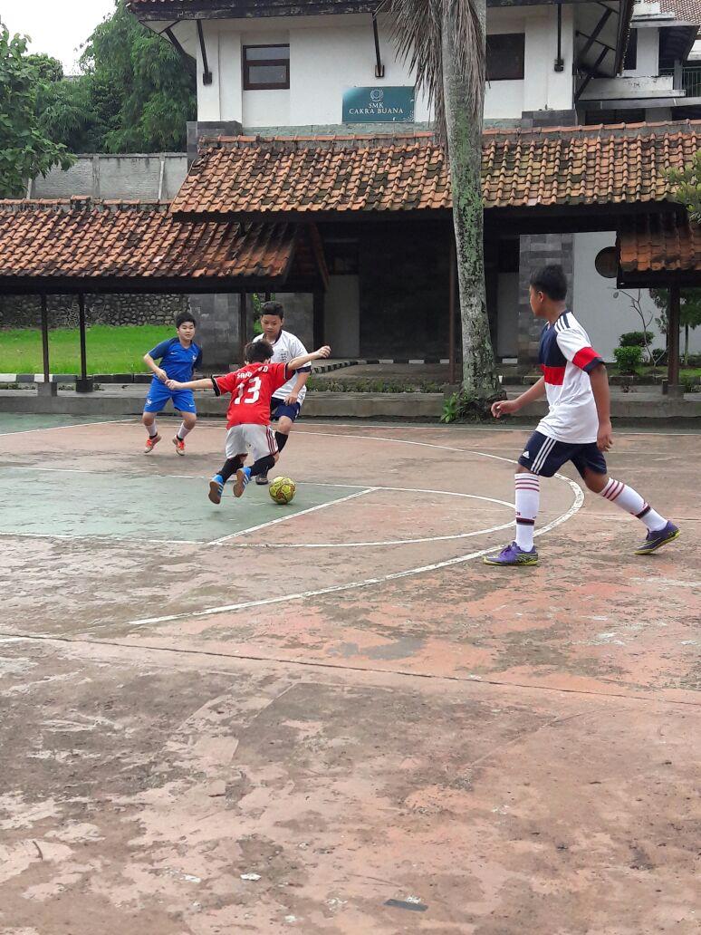 Keseruan lainnya tim futsal SMP CB saat sparing persahabatan,wahana sportivitas siswa.Wah kakak"SMP CB menang loh 😍