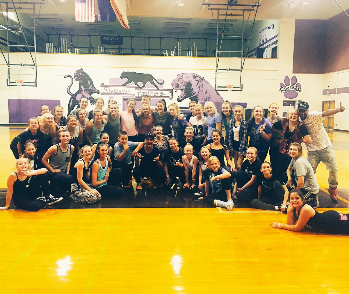 foreverdanceak's tweet photo. Advanced Hip Hop class with @ErickPaul12 was on 🔥 Thank you and we can't wait to dance with you again! 💙🕷 #FDAK https://t.co/B8iYCKI2r9